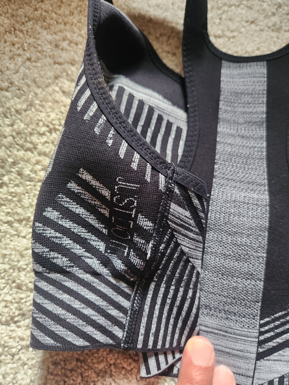 Nike Women's FE/NOM Flyknit Sports Bra - Picture 5 of 10